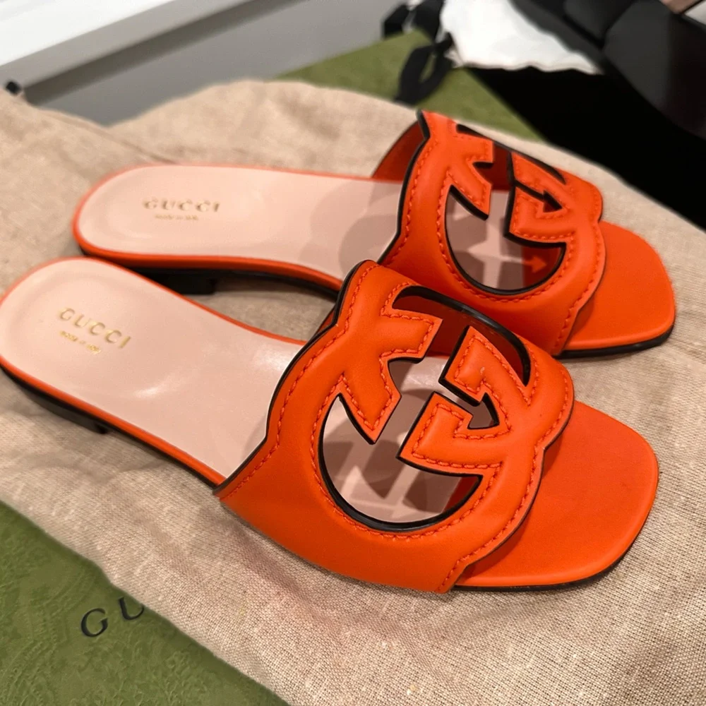 New w Box Gucci Orange Interlocking G Leather Slide Sandals - Picture 1 of 6